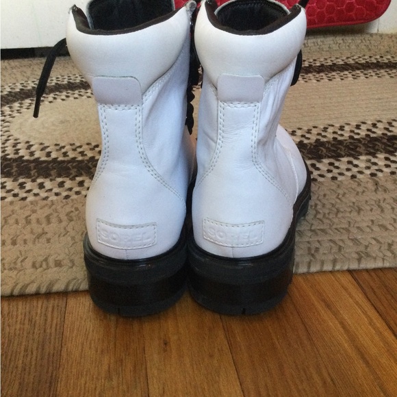 Sorel white leather waterproof boot - Picture 12 of 12